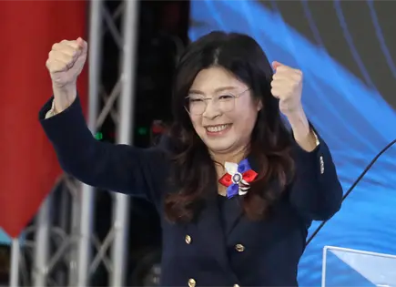 L&iacute;der opositora de Taiw&aacute;n llega a China para viaje por la paz