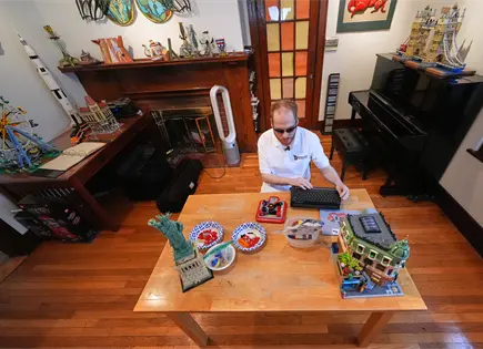 Matthew Shifrin crea instrucciones accesibles para construir Lego