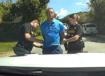 Tiger Woods arrestado por conducir bajo efectos en Florida