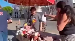 Vendedor agresor de un anciano es retirado de la calle