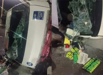 Vuelca combi en la M&eacute;xico-Pachuca; deja seis lesionados