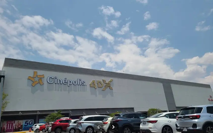 Advierten clausura de Plaza San Luis por incumplir medidas de seguridad