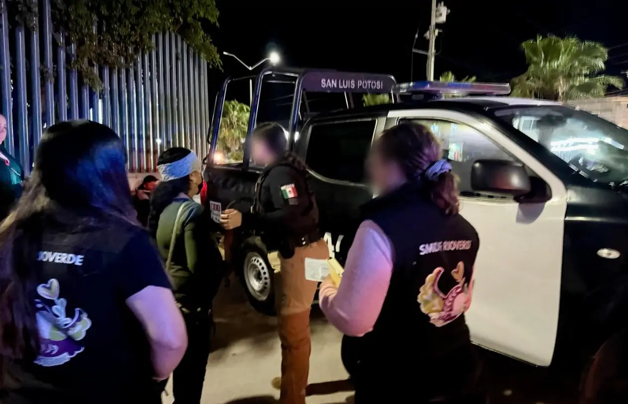 Atienden caso de brote psicótico en Rioverde; trasladan a mujer a hospital