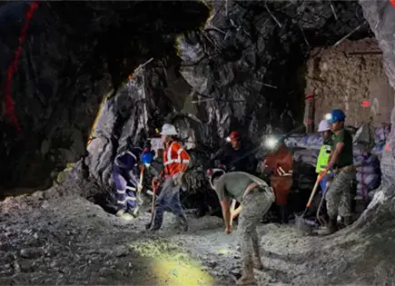 Localizan con vida a Francisco Zapata, minero atrapado en Sinaloa