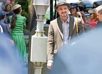 Pedro Pascal pasa desapercibido durante rodaje en CDMX