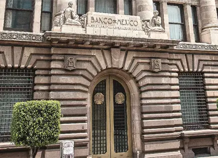 Banxico analiza nuevos recortes a tasa de inter&eacute;s en 2026