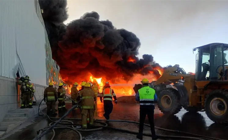 Controlan incendio en Polímeros Nacionales; no hay lesionados Controlan incendio en Polímeros Nacionales; no hay lesionados