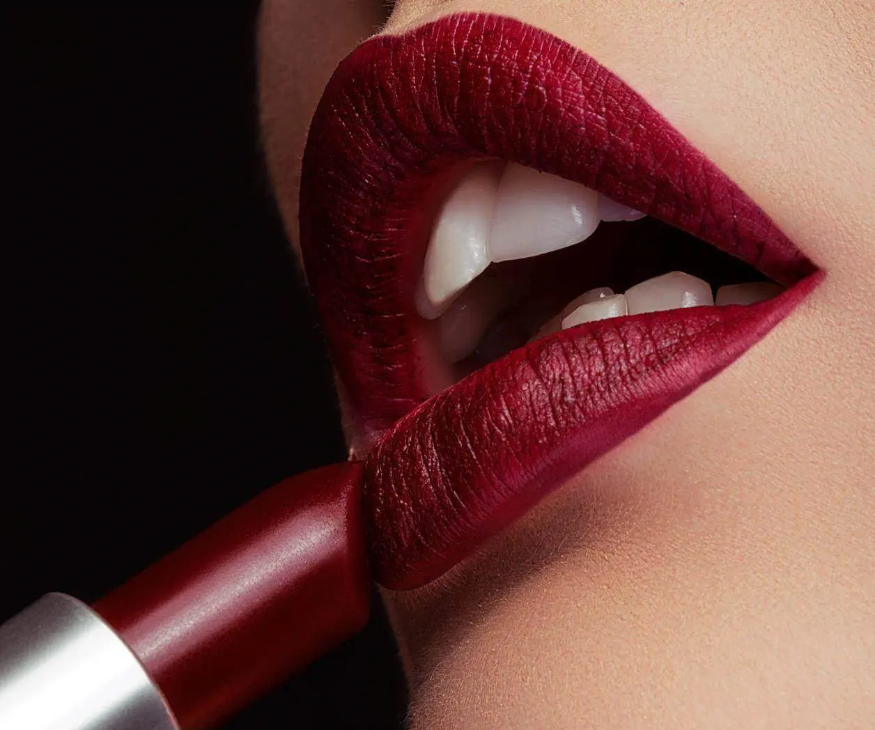 Labiales que iluminan la sonrisa y hacen ver dientes más blancos