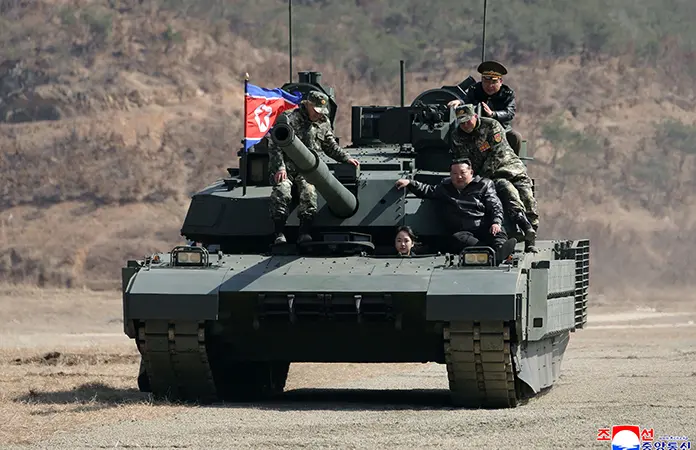 Dispara Norcorea misiles hacia el mar