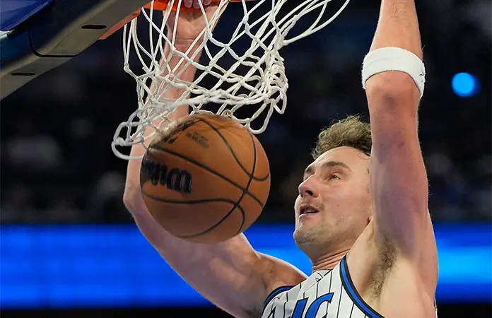 El Magic hila cuarto triunfo ante Wolves