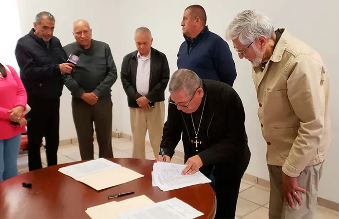 Entrega el obispo la Diócesis de Matehuala