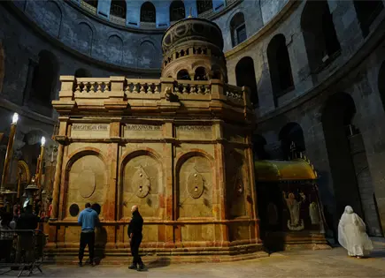 Fieles regresan a Al-Aqsa y Muro Occidental tras levantamiento de restricciones