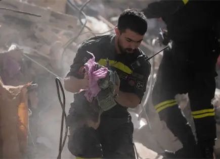 L&iacute;bano busca sobrevivientes tras ataques israel&iacute;es que dejan cientos de muertos