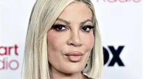 TORI SPELLING SUFRE ACCIDENTE VIAL