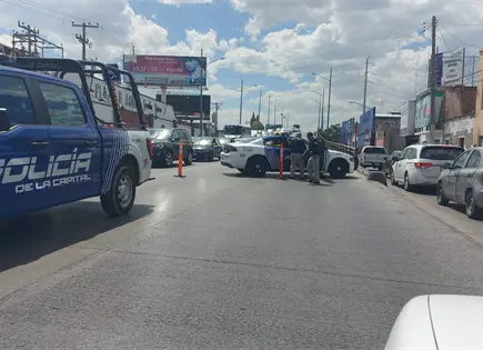 Caos en el Centro: vecinos bloquean Alameda por drenaje colapsado Caos en el Centro: vecinos bloquean Alameda por drenaje colapsado