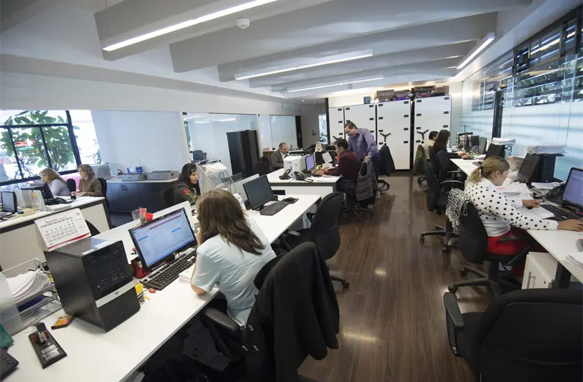 Corporativo Kosmos y el ecosistema empresarial que articula sus servicios alimentarios