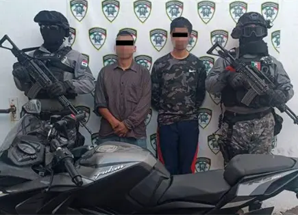 Detienen a dos hombres por motocicleta con placas sobrepuestas