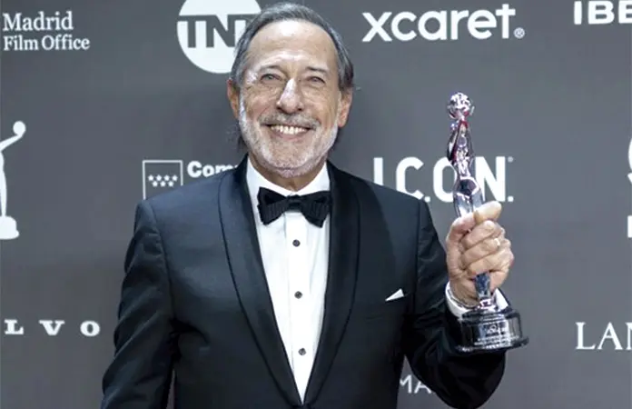 GUILLERMO FRANCELLA PREMIO PLATINO DE HONOR