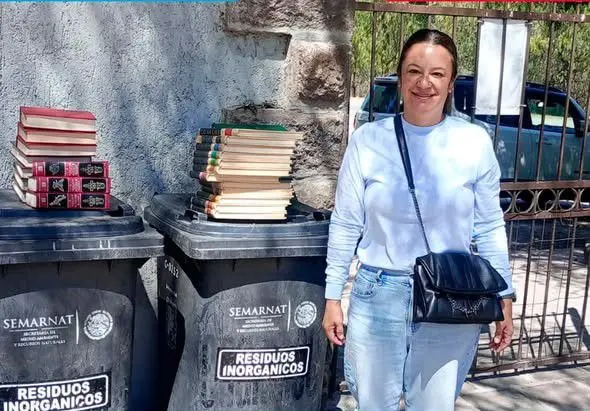 Instalan biblioteca con libros rescatados rumbo a la Presa San José