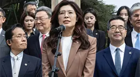 Líder opositora de Taiwán se reúne con Xi Jinping en Beijing Líder opositora de Taiwán se reúne con Xi Jinping en Beijing