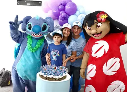 C&Eacute;SAR "PARTY POOL" EN SU CUMPLE