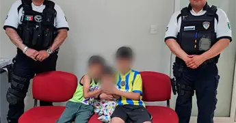 Rescatan a ni&ntilde;os abandonados y con hambre