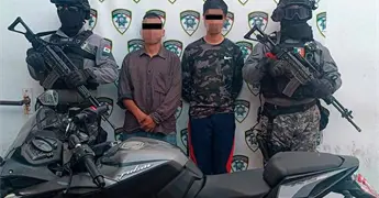 Sujetos andaban moto con placas ajenas