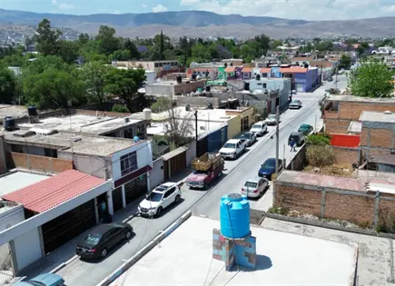 Vecinos de Satélite protestan por falta de agua; denuncian meses sin servicio Vecinos de Satélite protestan por falta de agua; denuncian meses sin servicio
