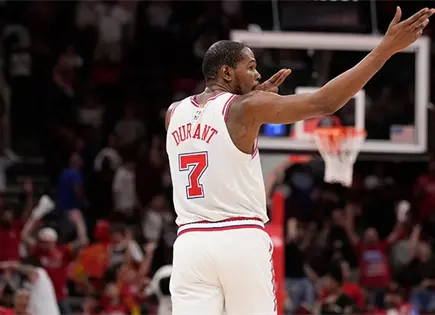 Vence Houston a Filadelfia Vence Houston a Filadelfia