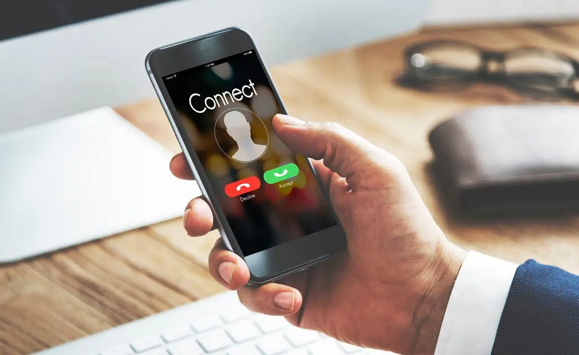 Alertan por estafa de "llamada cruzada" que simula secuestros