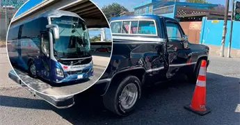 Autob&uacute;s se pasa el alto y provoca choque 