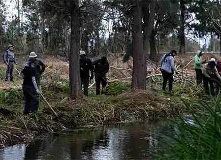 Buscan a personas en canales de Chalco