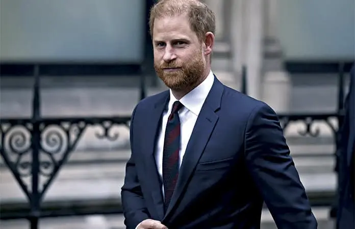 Demandan a Enrique Demandan a Enrique