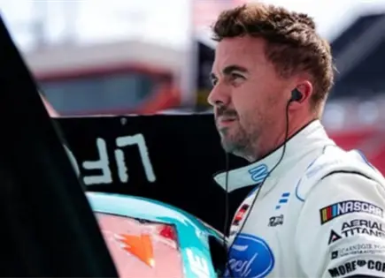 Frankie Mu&ntilde;iz protagoniza choque en NASCAR Bristol Motor Speedway