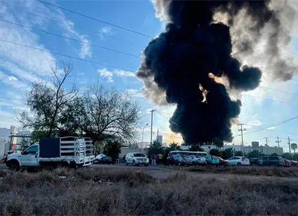 Incendio causó daños por 100mdp Incendio causó daños por 100mdp
