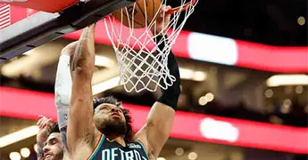 Pistons arrollan a Hornets