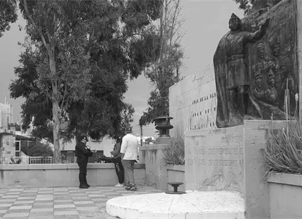 Agente es captada en aparente extorsi&oacute;n a jovencitos