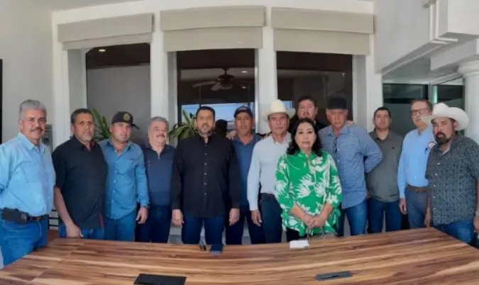 Productores de Sinaloa liberan casetas en México-Nogales tras invitación