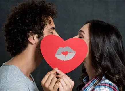 Día Internacional del Beso: el gesto universal que une emociones y salud Día Internacional del Beso: el gesto universal que une emociones y salud