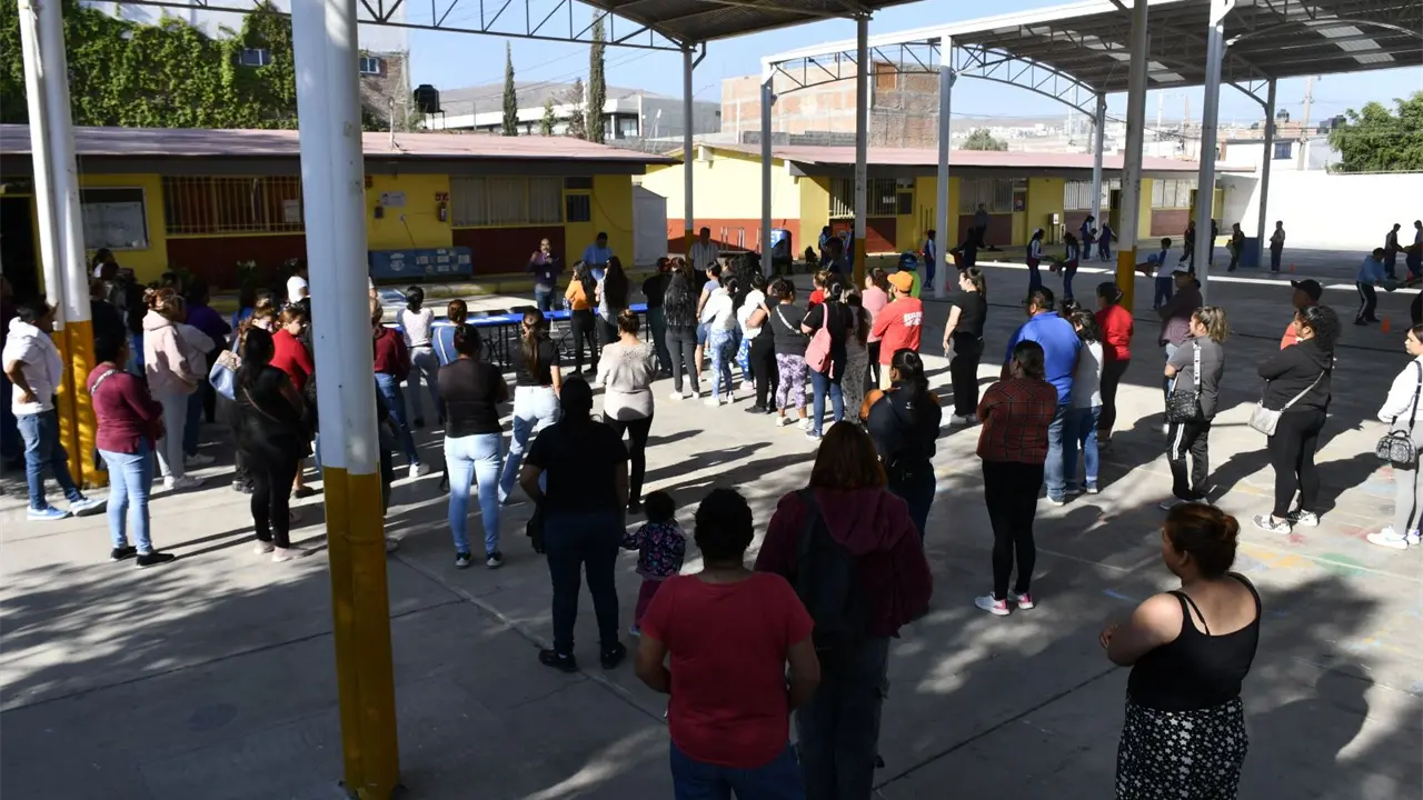 En total normalidad, 545 mil estudiantes regresan a clases