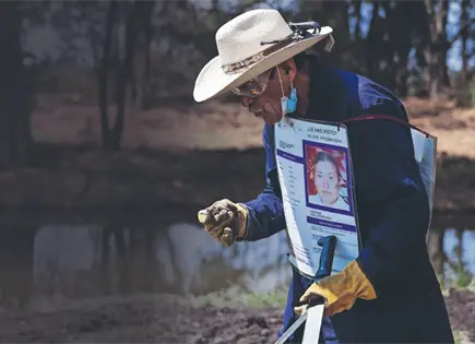 Hallan más de 300 restos óseos en zona lacustre de Chalco Hallan más de 300 restos óseos en zona lacustre de Chalco