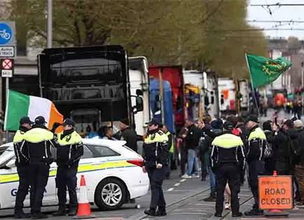 Irlanda ofrece recortar impuesto a combustible