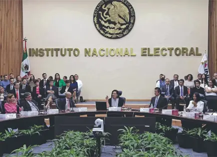 M&aacute;s de 20 mil buscan una plaza en el INE