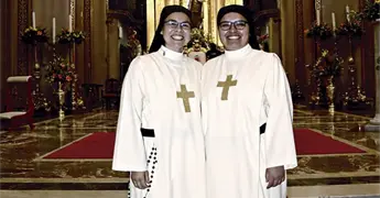 REALIZAN SUS VOTOS PERPETUOS