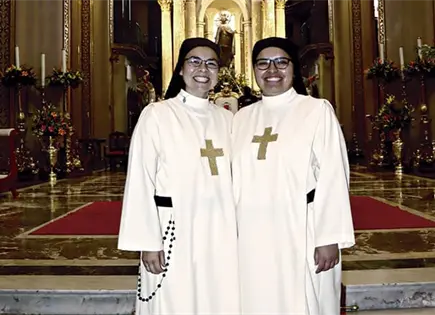 REALIZAN SUS VOTOS PERPETUOS REALIZAN SUS VOTOS PERPETUOS