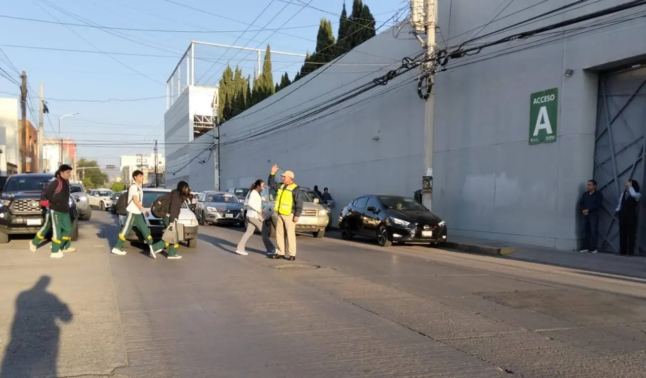 Refuerzan operativos viales por regreso a clases en SLP
