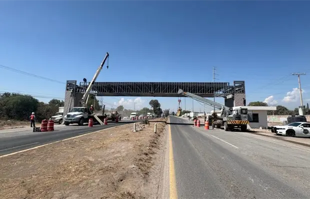 Reducen carriles en carretera a Matehuala por obras Reducen carriles en carretera a Matehuala por obras