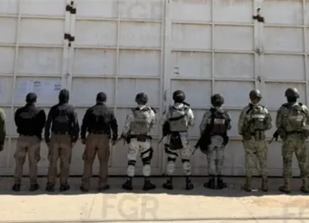 Tras cateo, halla FGR tractocami&oacute;n con mercanc&iacute;a robada