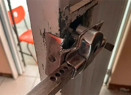 Irrumpieron hampones en 3 escuelas