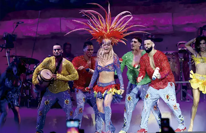 KAROL G REIVINDICA A LOS LATINOS EN COACHELLA